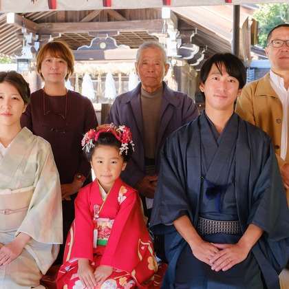 高夏写真店が出張撮影した「七五三の撮影」の家族写真