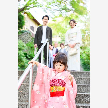 PHOTONOWA（川村　祥太）が撮影した「仲良しファミリー七五三@名古屋・御幸山」の写真