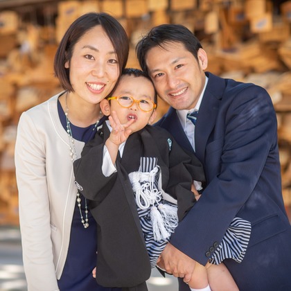 竹部 祐樹が出張撮影した防府天満宮, 足首, 人間の足などが写った「七五三＠防府天満宮」の家族写真