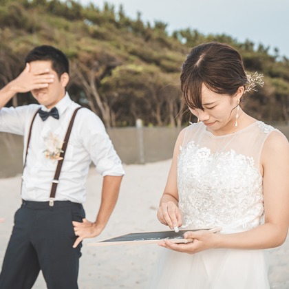 山下　剛が撮影した「海岸でのウェディングフォト」の写真