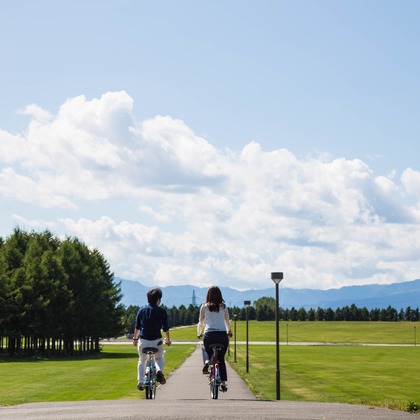 Happy with Photosが出張撮影した「アニバーサリーフォト(結婚記念日)＠札幌市・モエレ沼公園」の家族写真