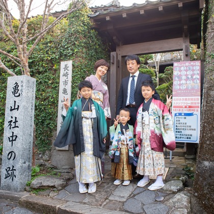 竹部 祐樹が出張撮影したタウン, 神社, 建物が写ったエンゲージメントフォトの写真