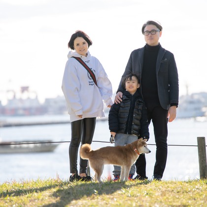 寫樂斎が出張撮影した罰金, 自然の中の人々, フェンスが写った家族写真の出張撮影の写真