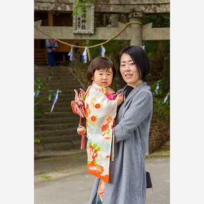 waka photoが出張撮影した自然の中の人々, 植物学, 植物が写った七五三フォトの写真