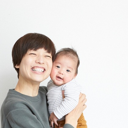 この写真は、出張撮影(家族写真(キッズ,ベビーフォト))のアルバム「家族写真」にある写真の1枚で、家族写真(キッズ,ベビーフォト)などが写っています。<br>「家族写真」では他にも:albumPhotoCount枚の家族写真を見ることができます。撮影者は岩瀬泰治です。カメラマンのプロフィールページで、家族写真(キッズ,ベビーフォト)撮影の口コミやおすすめコメントを見ることができます。