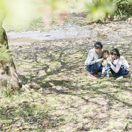 NISHIMURA AKINOBUが出張撮影した空, 赤, 青が写った家族写真(キッズ,ベビーフォト)の写真