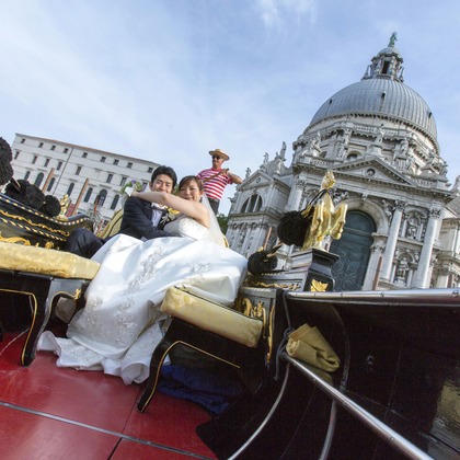 アジェンツィア・フォトグラフィカ・ミケランジェロが撮影した「:albumName」の写真