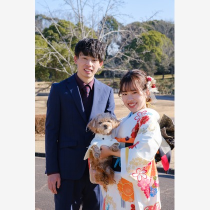高夏写真店が出張撮影した荷物とバッグ, 記念写真, 家族写真が写った成人式撮影の写真