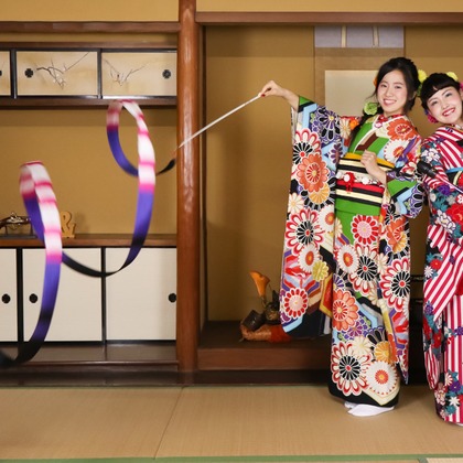 スマイルハンターが出張撮影した家族写真(キッズ,ベビーフォト)などが写った「成人式フォト」の家族写真