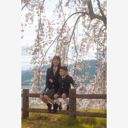 フォトグラファー笹が出張撮影したフラッシュ撮影, 自然の風景, 自然の中の人々が写った家族写真の出張撮影の写真