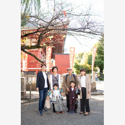 Takushi Yamamoto Photo Officeが出張撮影した「ポートレート」の家族写真