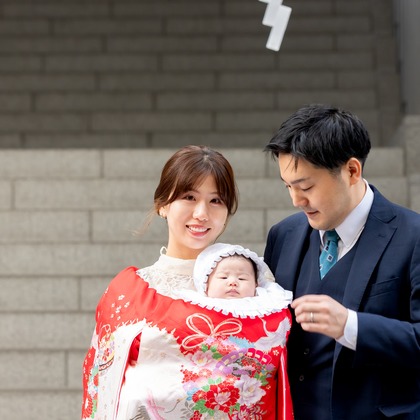 出張撮影くろさわが出張撮影したショール, 唯一, 裸足などが写った「お宮参り」の家族写真