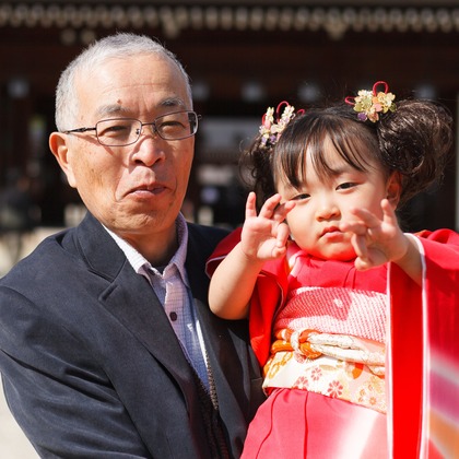 中井企画が出張撮影したネクタイ, フラッシュ撮影, ストリートファッションなどが写った「七五三(奈良)」の家族写真