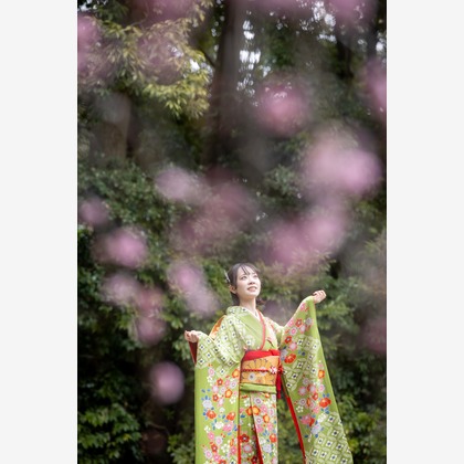 大森光太郎・K-PHOTOが出張撮影したYokohama Ukai-Tei, バトリョハウス, スポーツ会場などが写った「成人式撮影」の家族写真