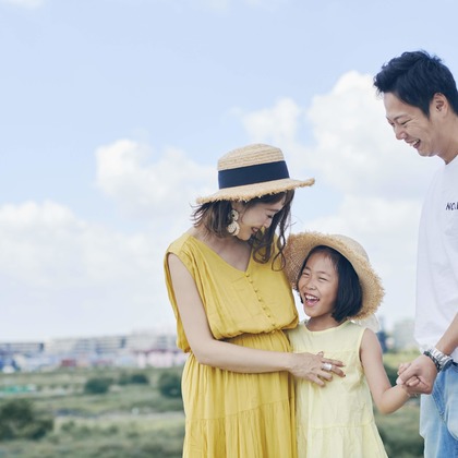 NISHIMURA AKINOBUが出張撮影した自然の中の人々, 友情, ハネムーン/新婚旅行などが写った「家族フォト@二子玉川公園」の家族写真