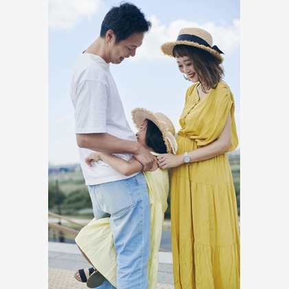 NISHIMURA AKINOBUが出張撮影した自然の中の人々, 友情, ハネムーン/新婚旅行などが写った「家族フォト@二子玉川公園」の家族写真