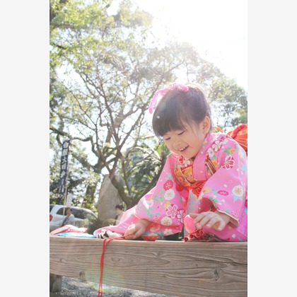 Photo Arima（有馬 明広）が出張撮影した菓子, 贈り物, 脊椎動物などが写った「七五三出張撮影 in 熊本」の家族写真