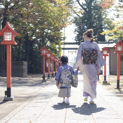 Photographer YUUKIが出張撮影した色合いと色合い, お祝い, 中国建築などが写った「七五三_5歳」の家族写真