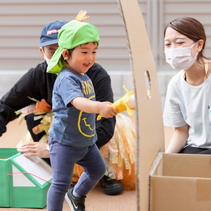 T.Matsumuraが出張撮影した甘いひよこ, 鍛冶池キャンプ場, ローラースポーツなどが写った「運動会（保育園）」の家族写真