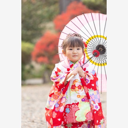 出張撮影ななが出張撮影した自然の中の人々, お宮参り衣装, 人間が写った七五三フォトの写真