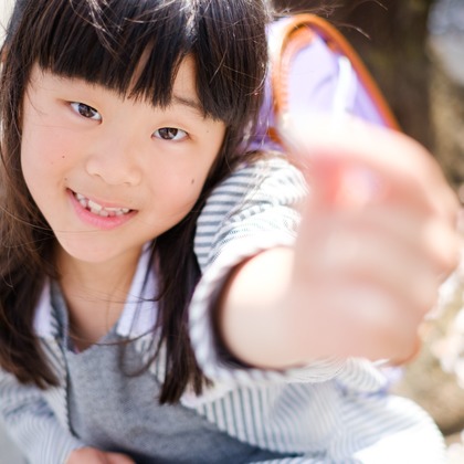 アトリエ　エピカ/清水　一哉が出張撮影した入学式, 植物, 日などが写った「入園、入学フォト」の家族写真