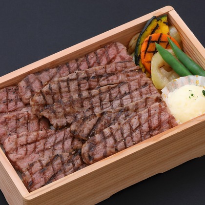 森安　照が撮影したウェディングや家族、ビジネスの写真