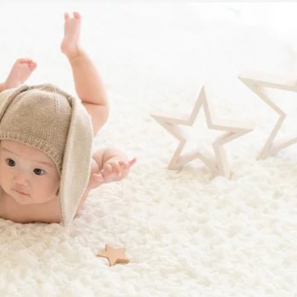 CREATIVE HOUSEが出張撮影した「ハーフバースデー」の家族写真