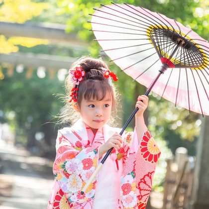 出張撮影ななが出張撮影した自然の中の人々, お宮参り衣装, 人間が写った七五三フォトの写真