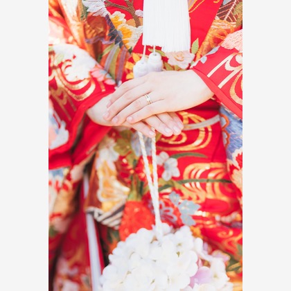 鈴木雅人が出張撮影したかざりや -蒸し餅-, Ichimonjiya Wasuke (Aburi-Mochi), ネクタイなどが写った「ファミリー/ウェディング」の家族写真