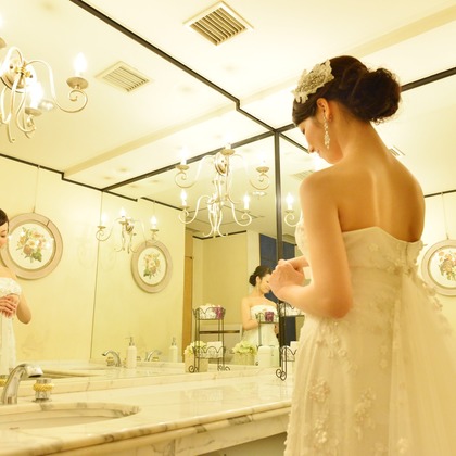 1978 ( Mille Neuf Cents Soixante-dix-huit) が撮影したウェディングや家族、ビジネスの写真