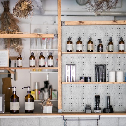 德永三千代が撮影した「ショップ・サロン」の写真