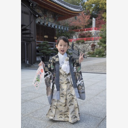 A&Y写真OFFICEが出張撮影したスリーブ, 楽しげ, 幼児が写った七五三フォトの写真