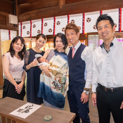 竹部 祐樹が出張撮影した誕生, 慰め, パーティーなどが写った「お宮参り＠唐津神社」の家族写真