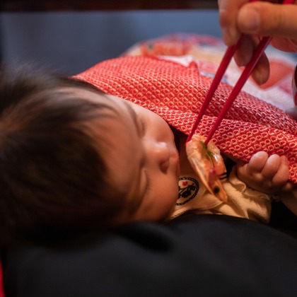 saruco(岩崎寿）が出張撮影した「お宮参り撮影」の家族写真