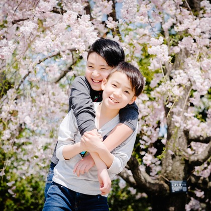 アトリエ　エピカ/清水　一哉が出張撮影した植物, 感情, レクリエーションなどが写った「桜フォト」の家族写真