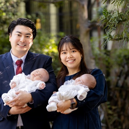 出張撮影くろさわが出張撮影したショール, 唯一, 裸足などが写った「お宮参り」の家族写真