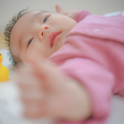 この写真は、出張撮影(家族写真(キッズ,ベビーフォト))のアルバム「子供の写真」にある写真の1枚で、家族写真(キッズ,ベビーフォト)などが写っています。<br>「子供の写真」では他にも:albumPhotoCount枚の家族写真を見ることができます。撮影者は藤谷香菜子です。カメラマンのプロフィールページで、家族写真(キッズ,ベビーフォト)撮影の口コミやおすすめコメントを見ることができます。