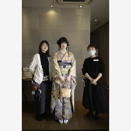 スタジオルミが出張撮影した使役動物, 黒猫, ガスなどが写った「スナップ」の家族写真