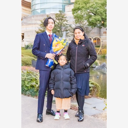この写真は、出張撮影(家族写真(キッズ,ベビーフォト))のアルバム「成人式」にある写真の1枚で、家族写真(キッズ,ベビーフォト)などが写っています。<br>「成人式」では他にも:albumPhotoCount枚の家族写真を見ることができます。撮影者はフォトスタジオENOです。カメラマンのプロフィールページで、家族写真(キッズ,ベビーフォト)撮影の口コミやおすすめコメントを見ることができます。