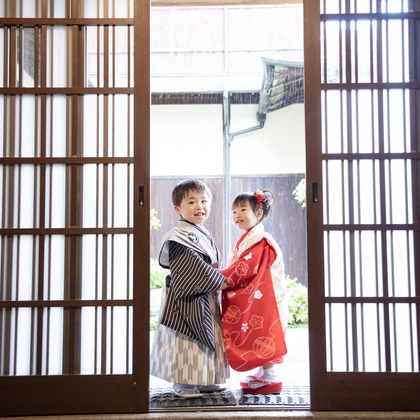 根兵一生が出張撮影した「七五三、ロケーション撮影」の家族写真