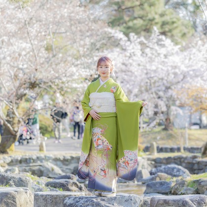 大阪フォトファクトリーが出張撮影した「成人式前撮り」の家族写真