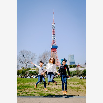 アトリエ　エピカ/清水　一哉が出張撮影した植物, 感情, レクリエーションなどが写った「桜フォト」の家族写真