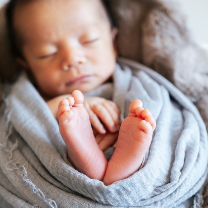 シコロハルナが撮影したニューボーンフォト/家族写真の出張撮影の写真