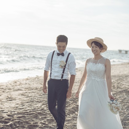 山下　剛が撮影した「海岸でのウェディングフォト」の写真