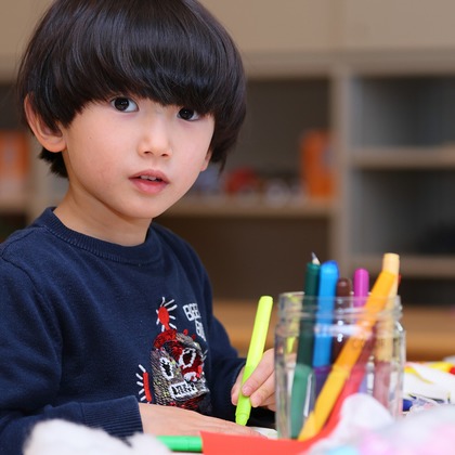 この写真は、出張撮影(家族写真(キッズ,ベビーフォト))のアルバム「託児所」にある写真の1枚で、家族写真(キッズ,ベビーフォト)などが写っています。<br>「託児所」では他にも:albumPhotoCount枚の家族写真を見ることができます。撮影者は稲蔭一道です。カメラマンのプロフィールページで、家族写真(キッズ,ベビーフォト)撮影の口コミやおすすめコメントを見ることができます。