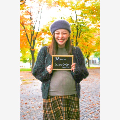 中井企画が出張撮影した大通公園, 自然の中の人々, タータンなどが写った「マタニティフォト(札幌）」の家族写真