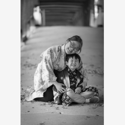 T.Matsumuraが出張撮影したイベント, 清潔さ, 罰金などが写った「和装（外国人）」の家族写真