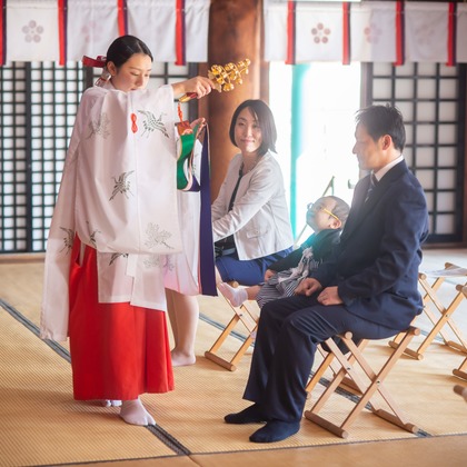 竹部 祐樹が出張撮影した防府天満宮, 足首, 人間の足などが写った「七五三＠防府天満宮」の家族写真