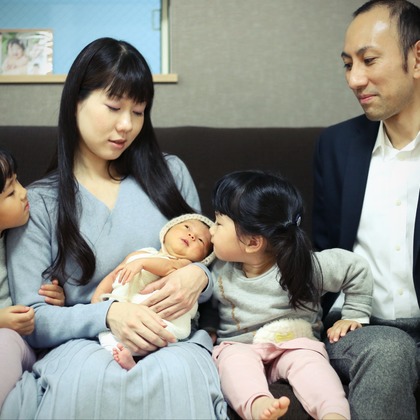 出張撮影HUG TIMEが撮影したニューボーンフォトの写真