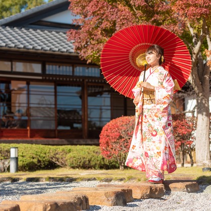 合同会社優希photoが出張撮影した成人式, 落葉, 着物が写った成人式撮影の写真